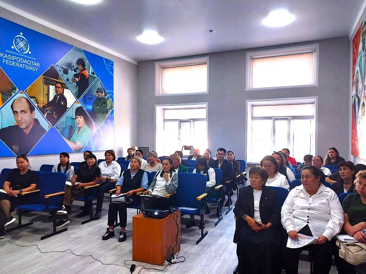 В СЕМЕЕ ОБСУДИЛИ ВОПРОСЫ ЗАЩИТЫ ТРУДОВЫХ ПРАВ И БЕЗОПАСНОСТИ ТРУДА