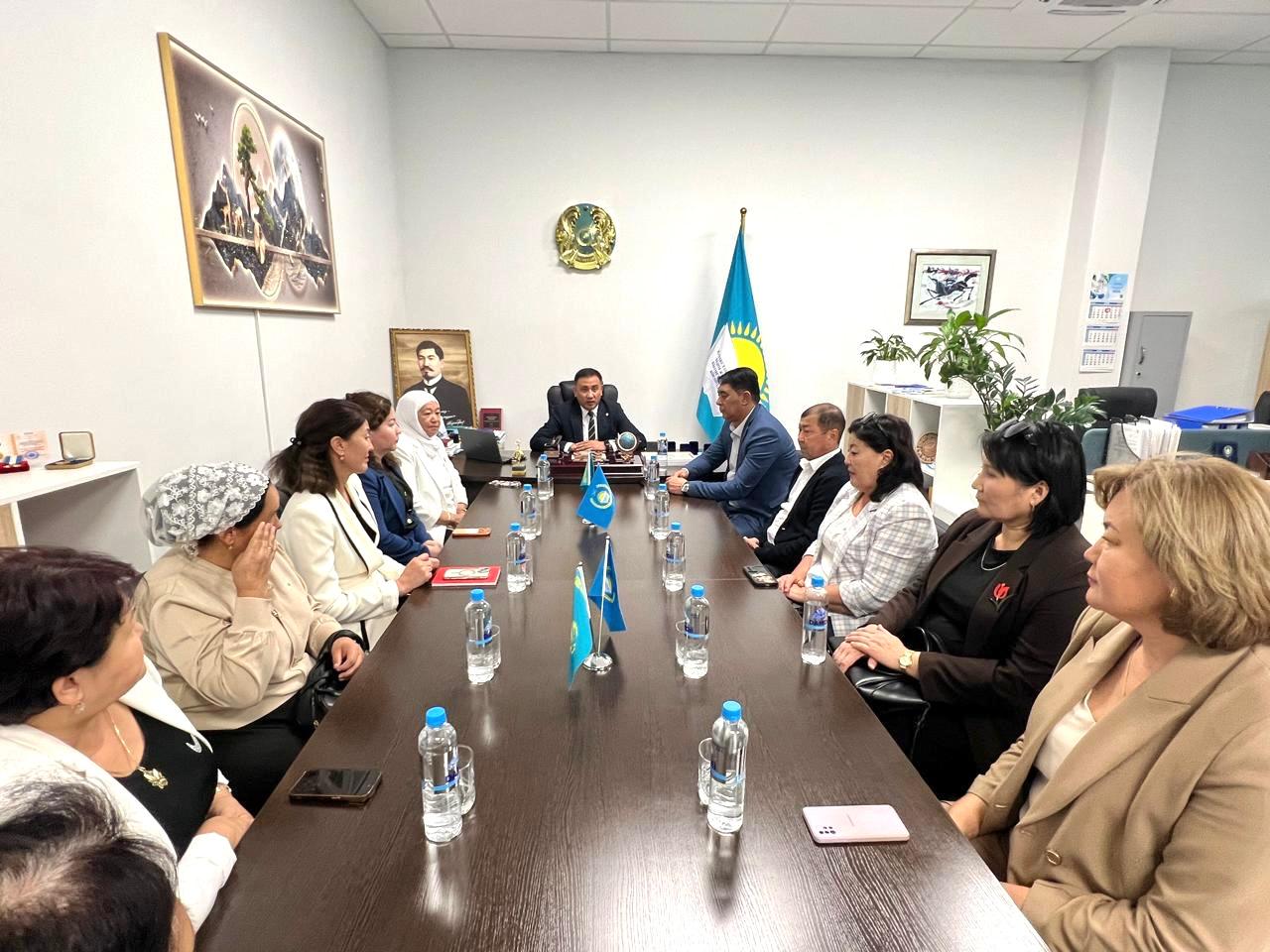 КӘСІПОДАҚ МЕРЕКЕСІНДЕ БЕЛСЕНДІЛЕРДІҢ ЕҢБЕГІ БАҒАЛАНДЫ