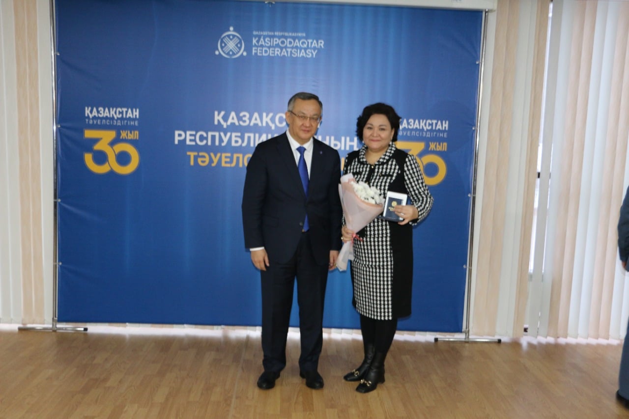НАГРАЖДЕНИЕ ПРОФСОЮЗНЫХ ЛИДЕРОВ