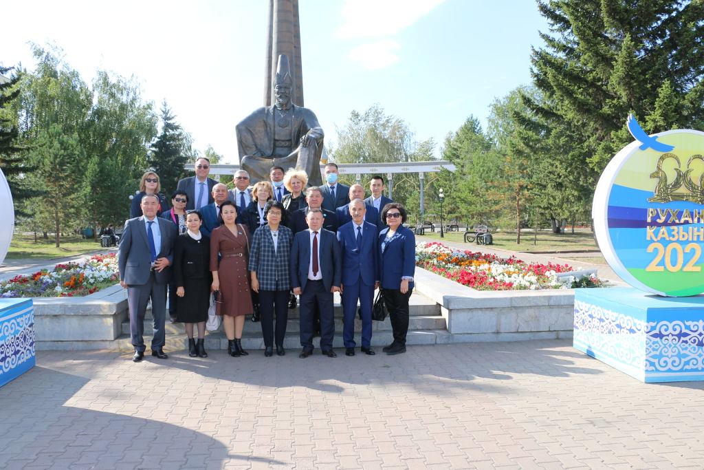 ЛИДЕРЫ ПРОФСОЮЗА ОБРАЗОВАНИЯ ОБСУДИЛИ ПОСЛАНИЕ ПРЕЗИДЕНТА