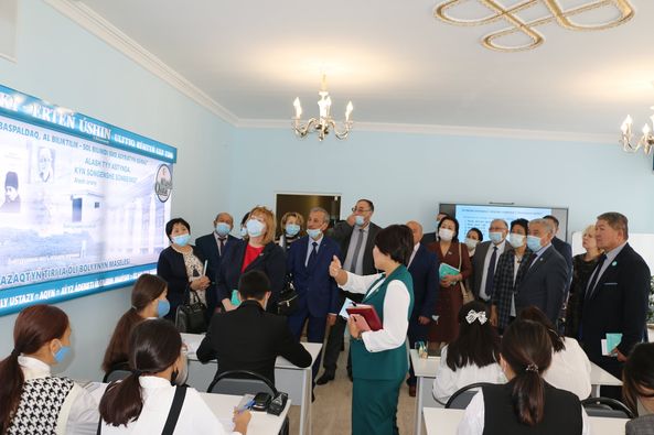 ЛИДЕРЫ ПРОФСОЮЗА ОБРАЗОВАНИЯ ОБСУДИЛИ ПОСЛАНИЕ ПРЕЗИДЕНТА