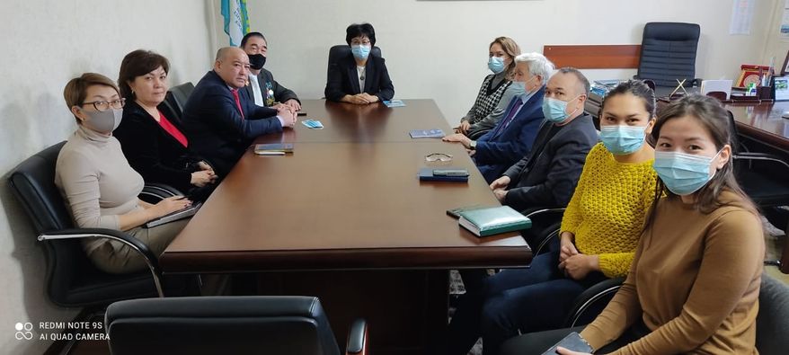 АЛҒЫС АЙТУ КҮНІ ҚАРСАҢЫНДА АРДАГЕРГЕ ҚҰРМЕТ КӨРСЕТІЛДІ