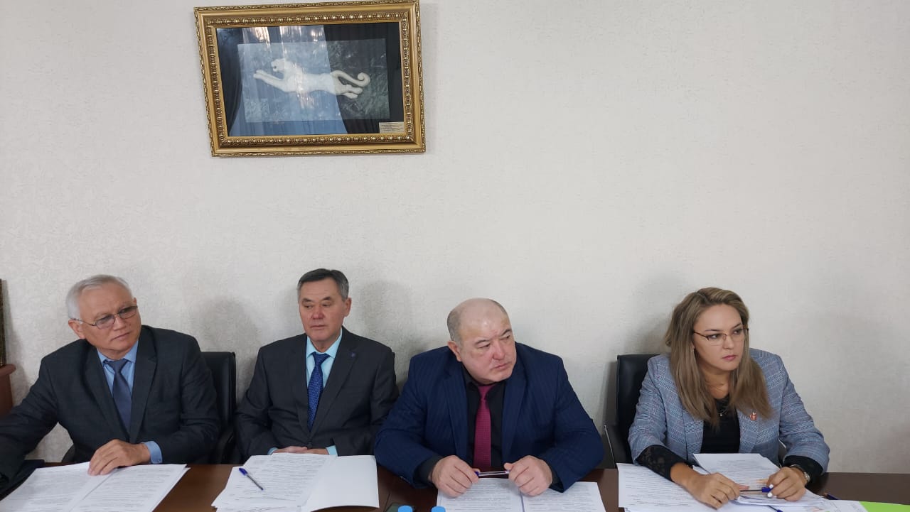 В АСТАНЕ СОСТОЯЛОСЬ ЗАСЕДАНИЕ ИСПОЛКОМА ОТРАСЛЕВОГО ПРОФСОЮЗА