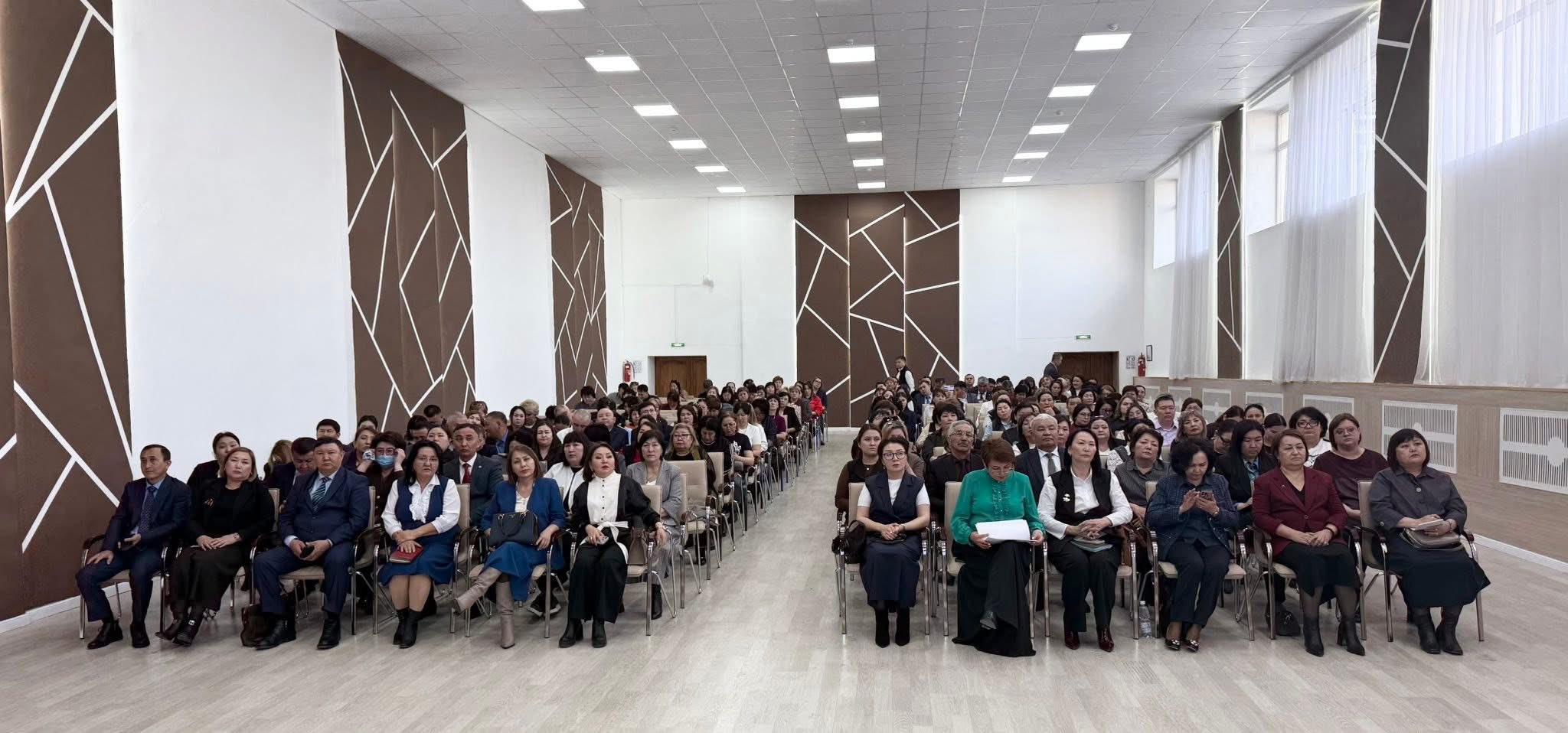 АБАЙ ӨҢІРІНДЕГІ ӘЛЕУМЕТТІК ӘРІПТЕСТІК АЯСЫНДАҒЫ КӘСІБИ ДИАЛОГ