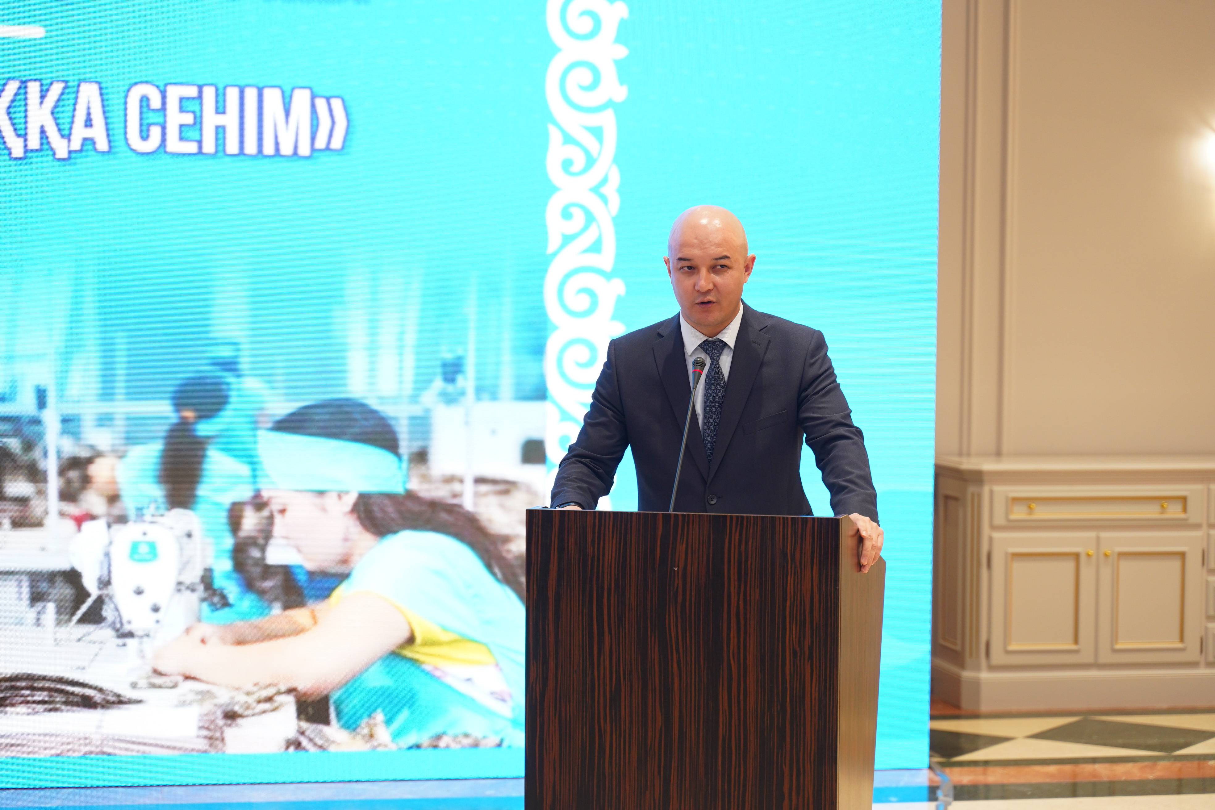 РЕСПУБЛИКАНСКИЙ ФОРУМ, ПОСВЯЩЕННЫЙ ГОДУ РАБОЧИХ ПРОФЕССИЙ