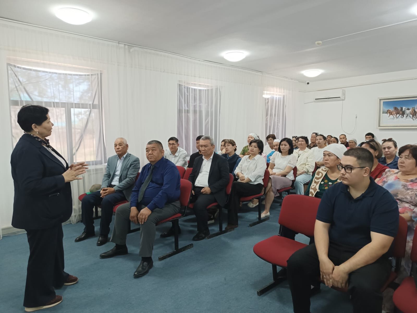 БЕЙНЕУДЕГІ КӘСІПОДАҚ МҮШЕЛЕРІМЕН КЕЗДЕСУЛЕР