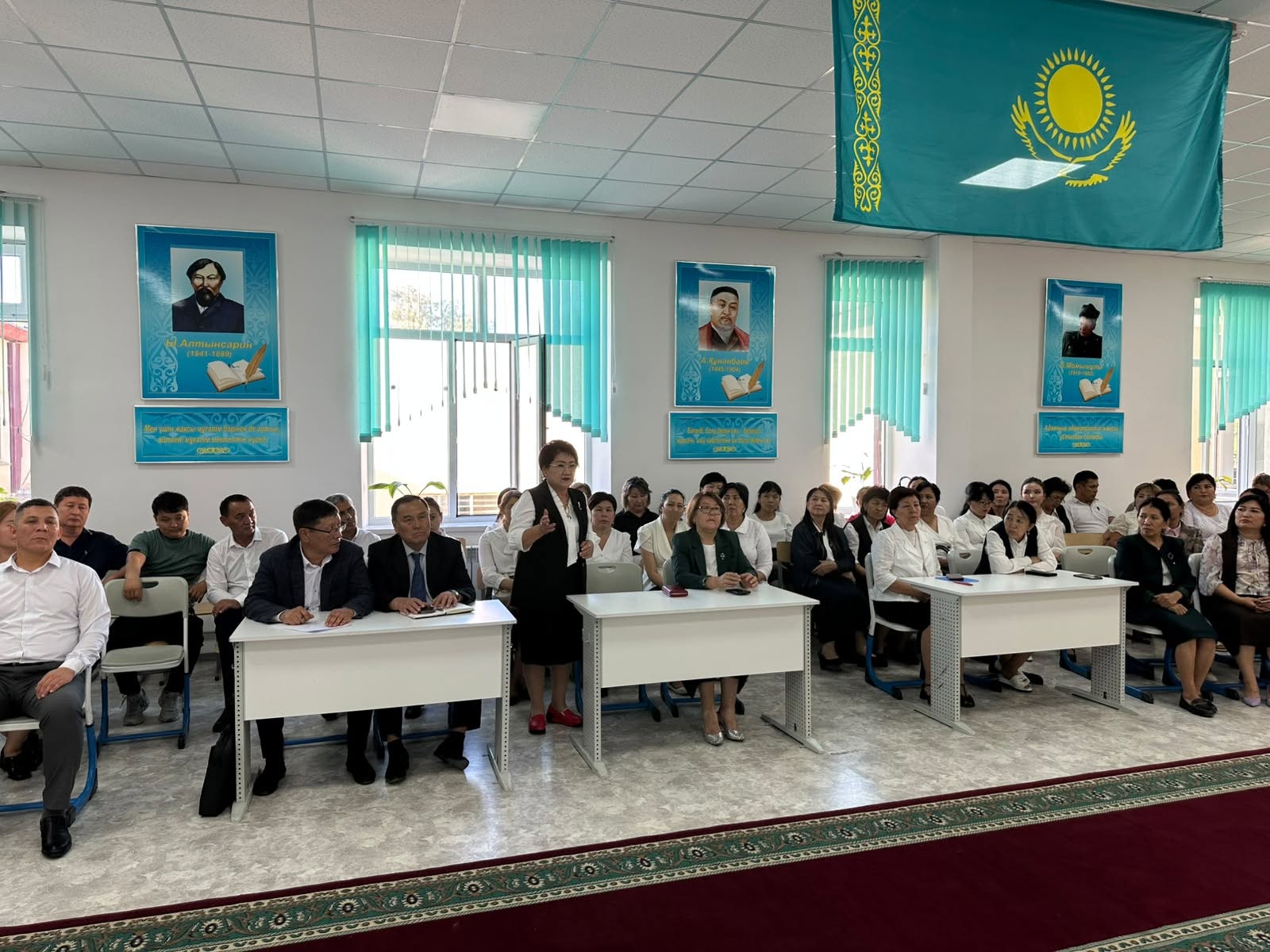 ЕҢБЕК АДАМЫНЫҢ МҮДДЕСІ – КӘСІПОДАҚТЫҢ БАСТЫ БАҒДАРЫ