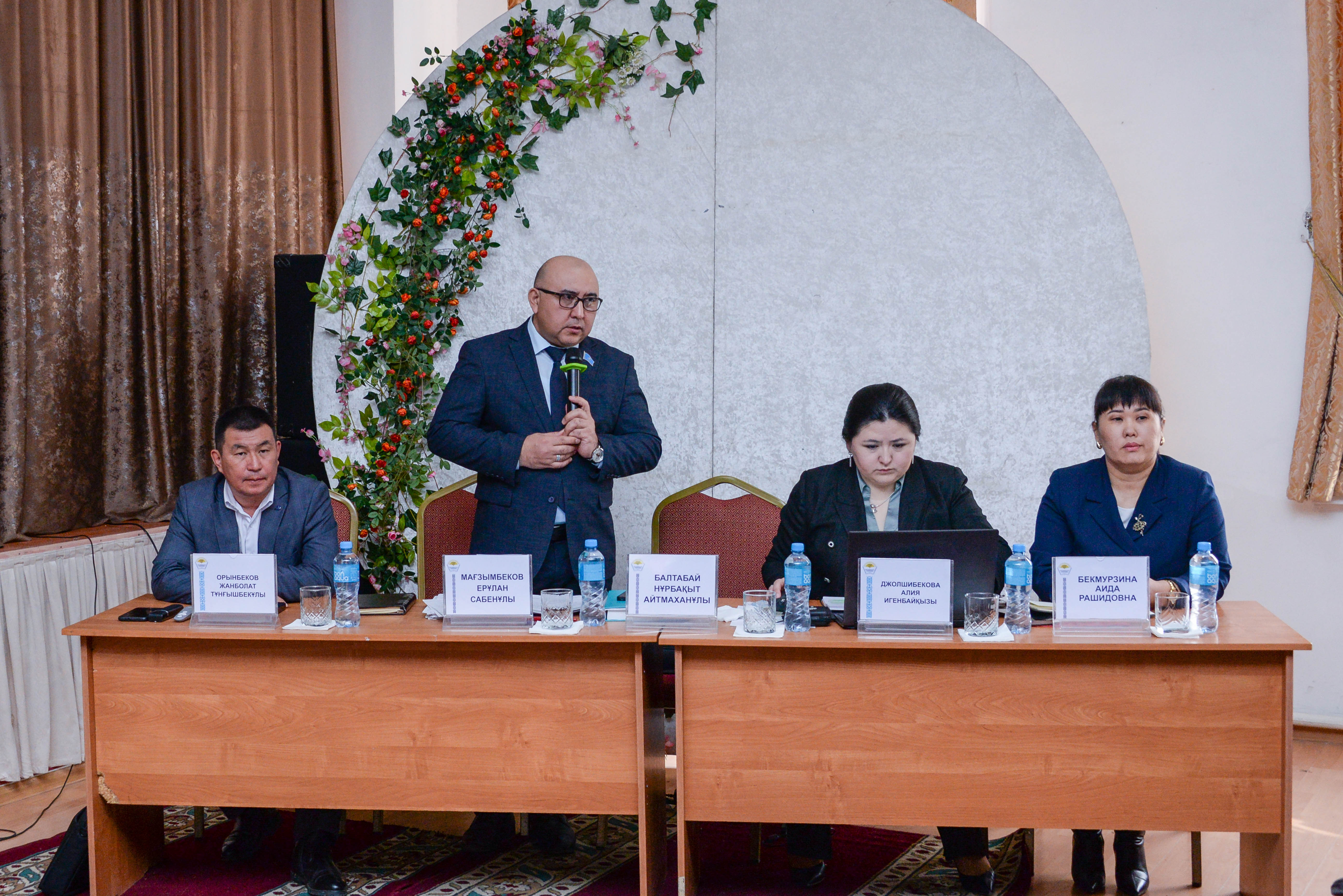 БІЛІМ БЕРУ САЛАСЫНДАҒЫ ЗАҢНАМАЛЫҚ ӨЗГЕРІСТЕР ТҮСІНДІРІЛДІ