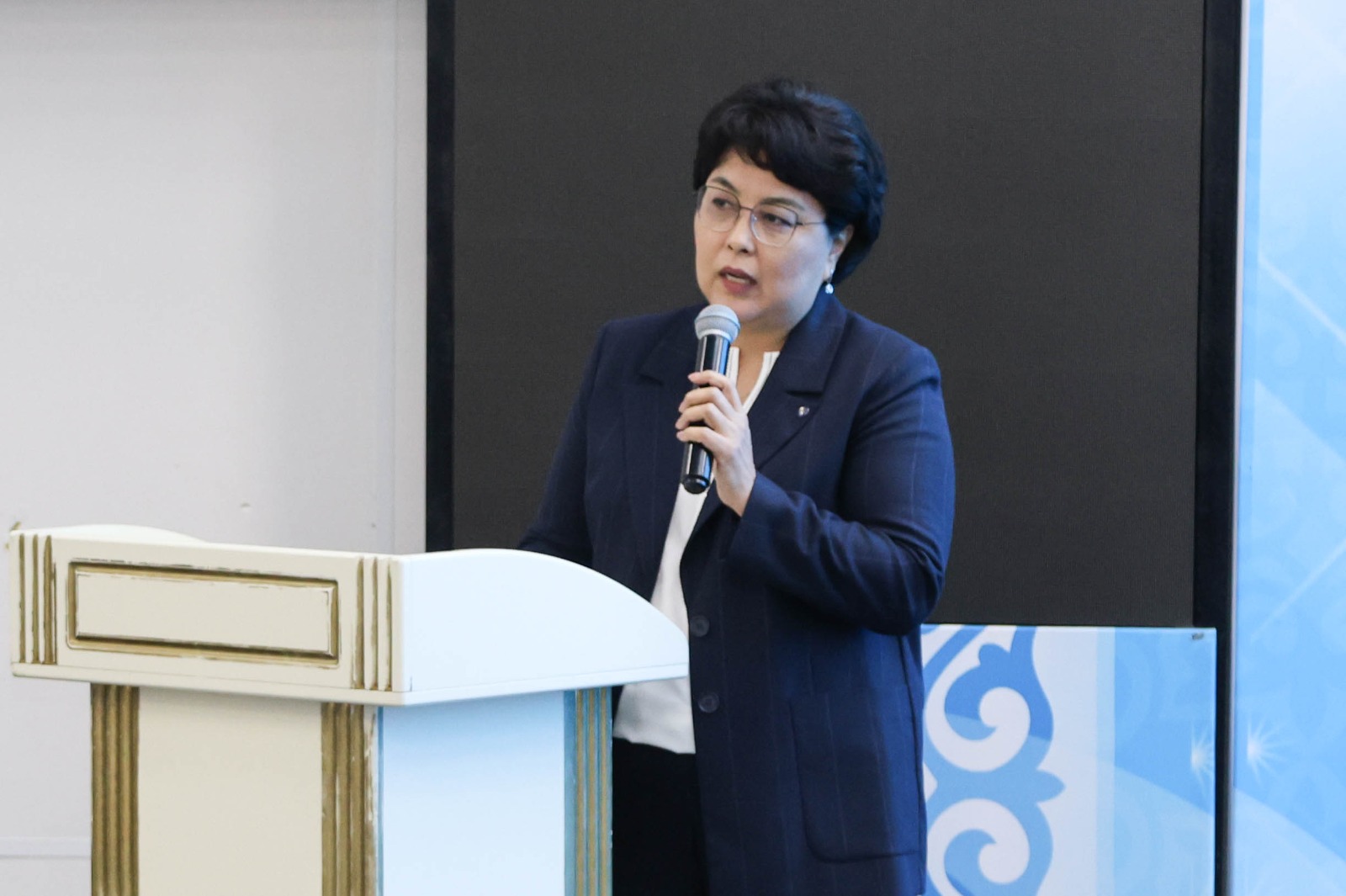 БАТЫС ҚАЗАҚСТАНДА САЛАЛЫҚ КӘСІПОДАҚТЫҢ 100 ЖЫЛДЫҒЫ АТАП ӨТІЛДІ