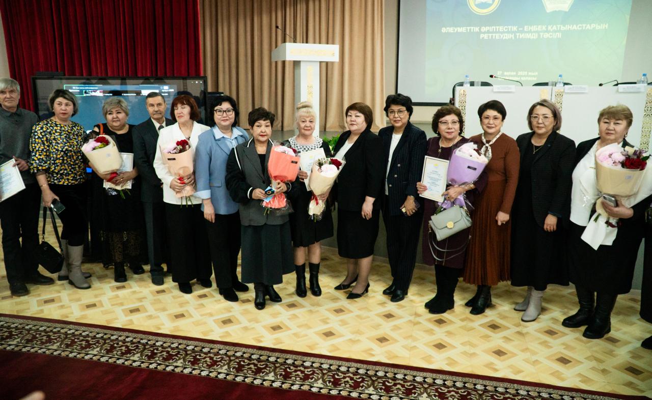 РАБОЧИЙ ВИЗИТ ДЕЛЕГАЦИИ ОТРАСЛЕВОГО ПРОФСОЮЗА И МИНИСТЕРСТВА ПРОСВЕЩЕНИЯ В КАРАГАНДИНСКУЮ ОБЛАСТЬ