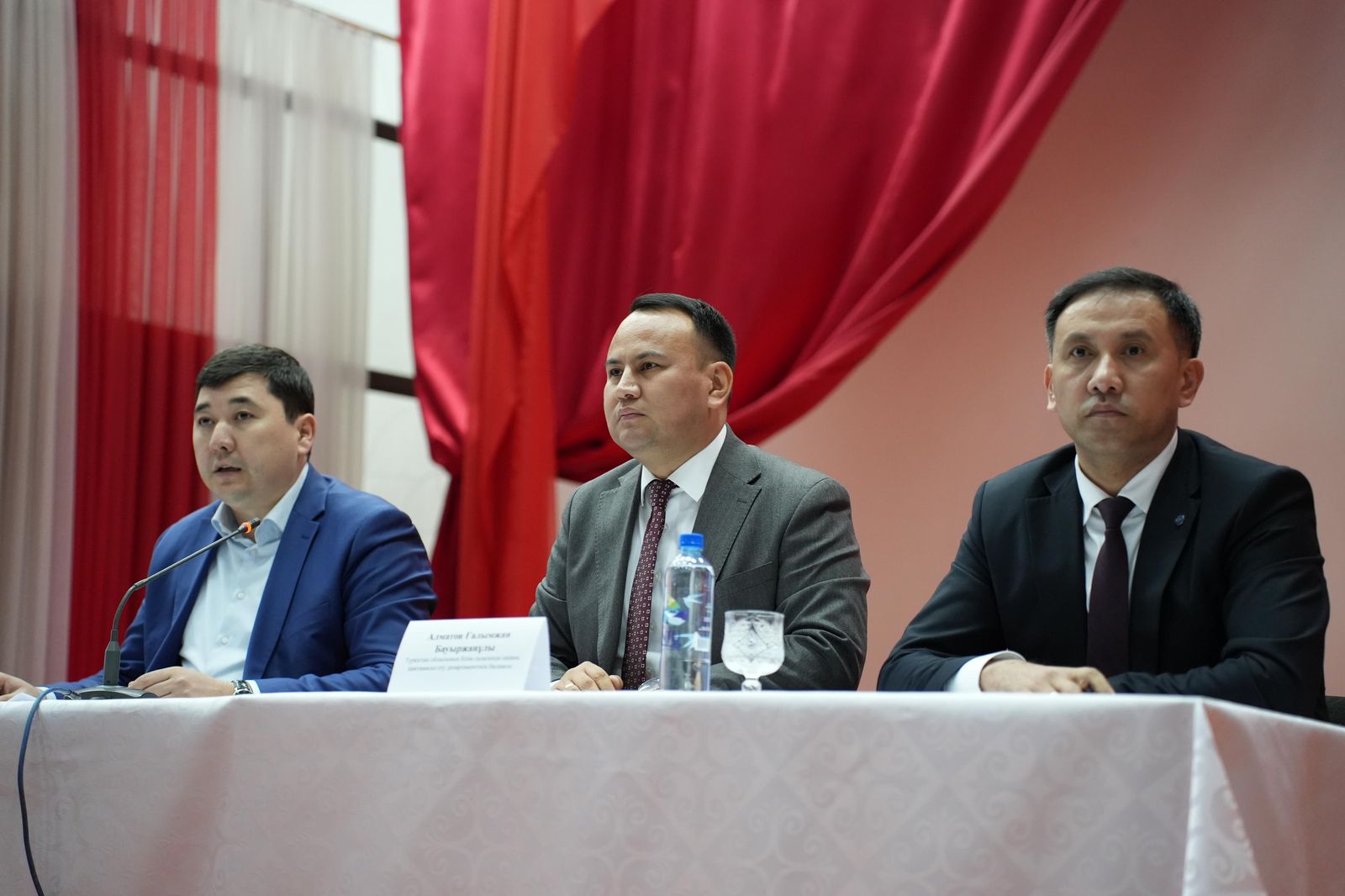 ӘЛЕУМЕТТІК ӘРІПТЕСТІК АЯСЫНДА ПЕДАГОГТАРМЕН КЕЗДЕСУ