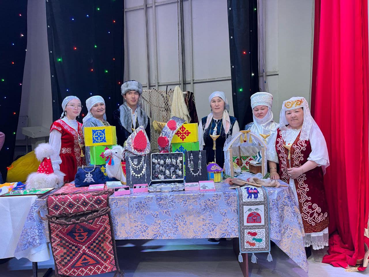 БІЛІМ ҚЫЗМЕТКЕРЛЕРІ АРАСЫНДАҒЫ ШЫҒАРМАШЫЛЫҚ БӘСЕКЕЛЕСТІК