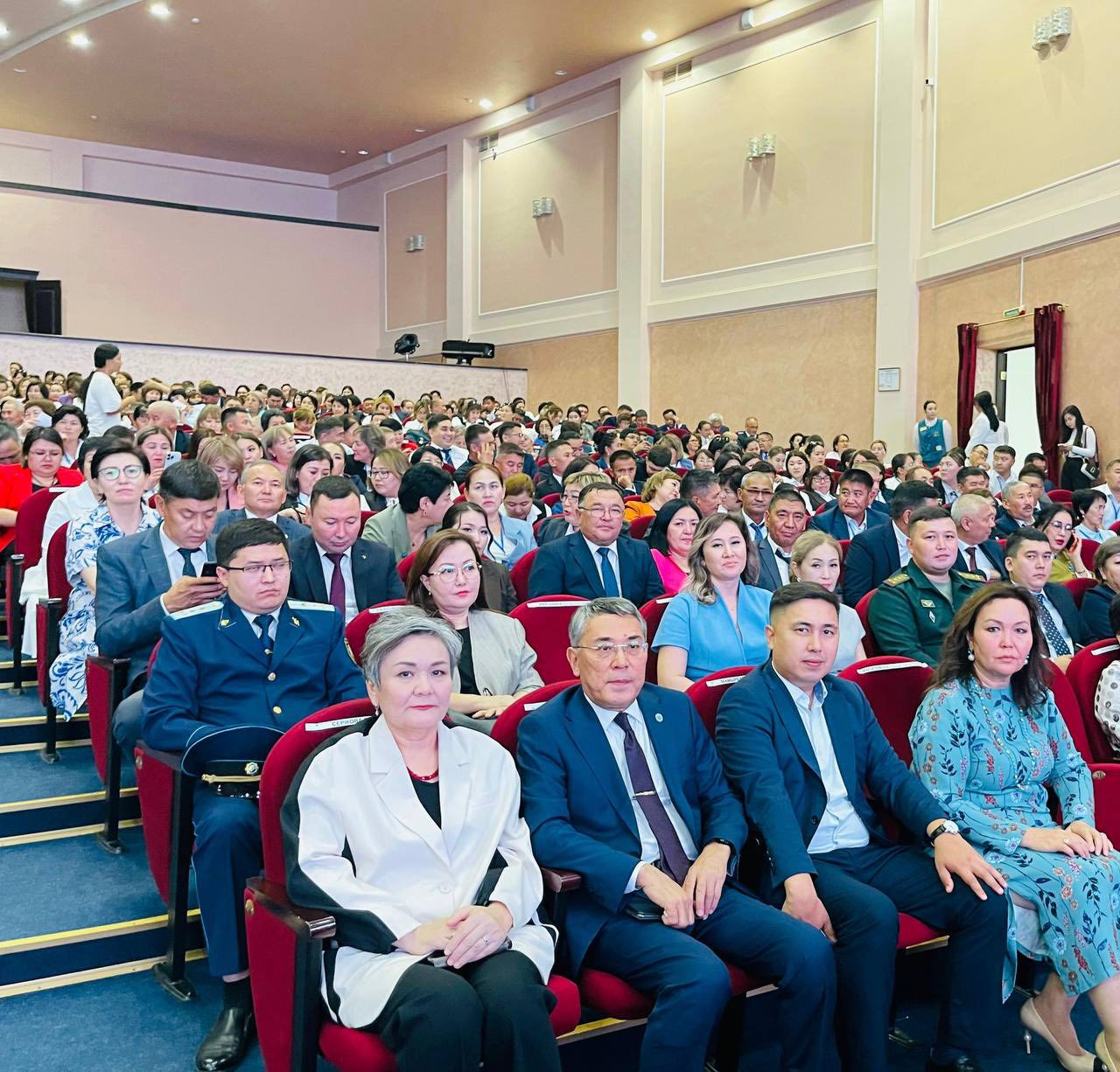ТАМЫЗ КЕҢЕСІ: ЖАҢА ОҚУ ЖЫЛЫ ҚАРСАҢЫНДАҒЫ ЖЕТІСТІКТЕР МЕН МІНДЕТТЕР