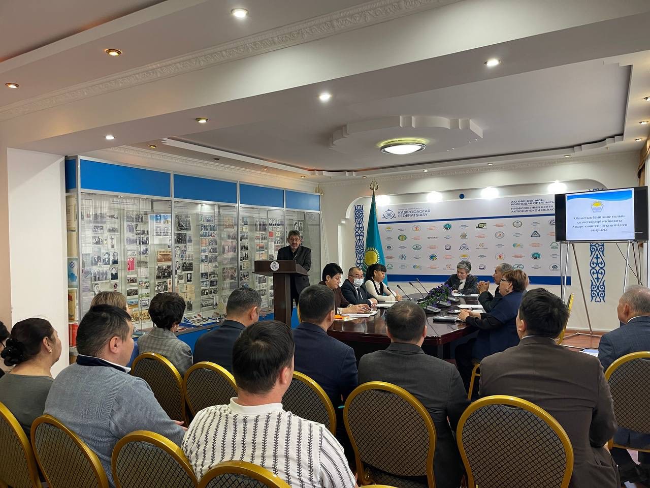 АҚТӨБЕДЕ АТҚАРУ КОМИТЕТІНІҢ КЕЗЕКТІ ОТЫРЫСЫ ӨТТІ