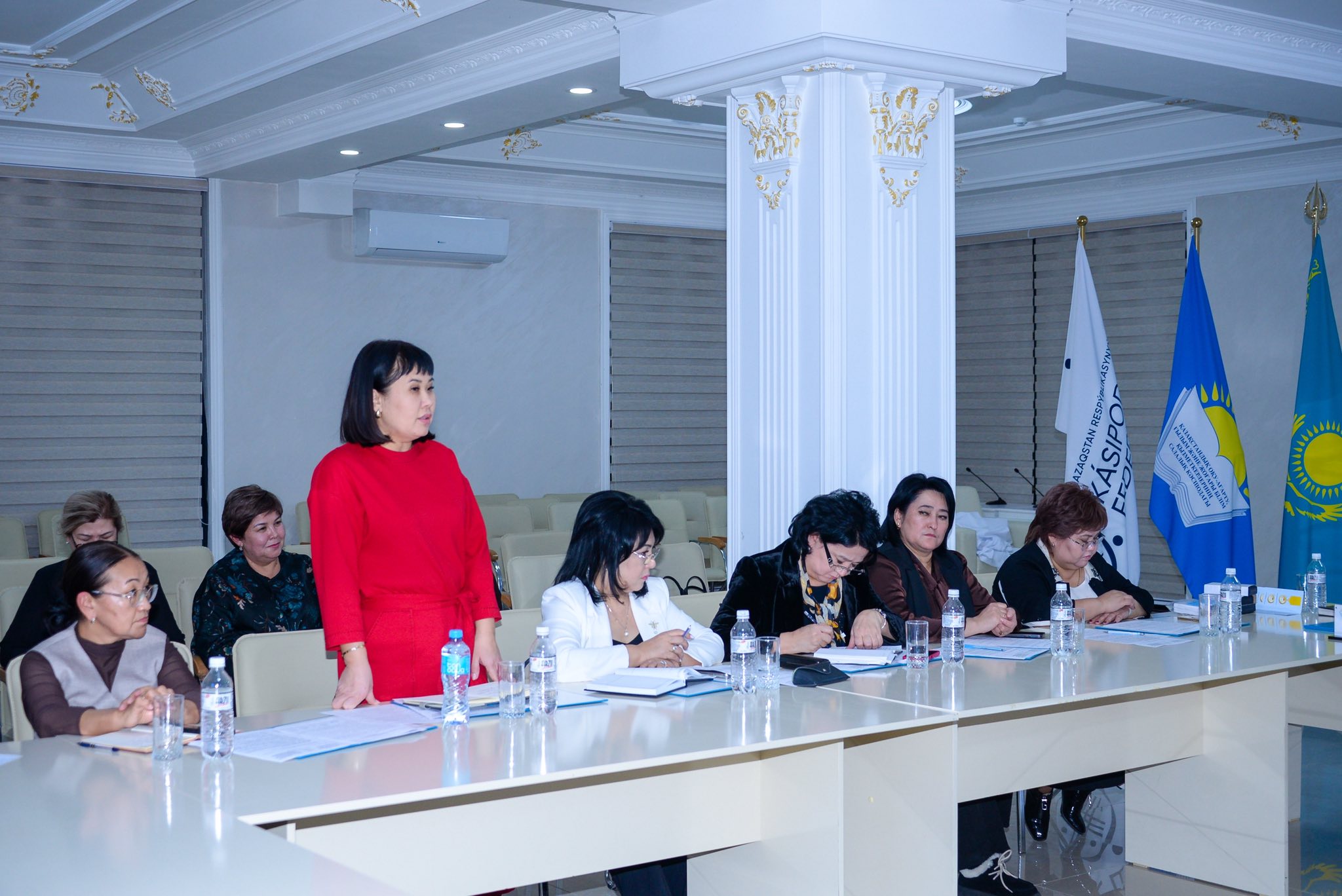 ЖАМБЫЛДА АТҚАРУ КОМИТЕТІНІҢ ОТЫРЫСЫ ӨТТІ