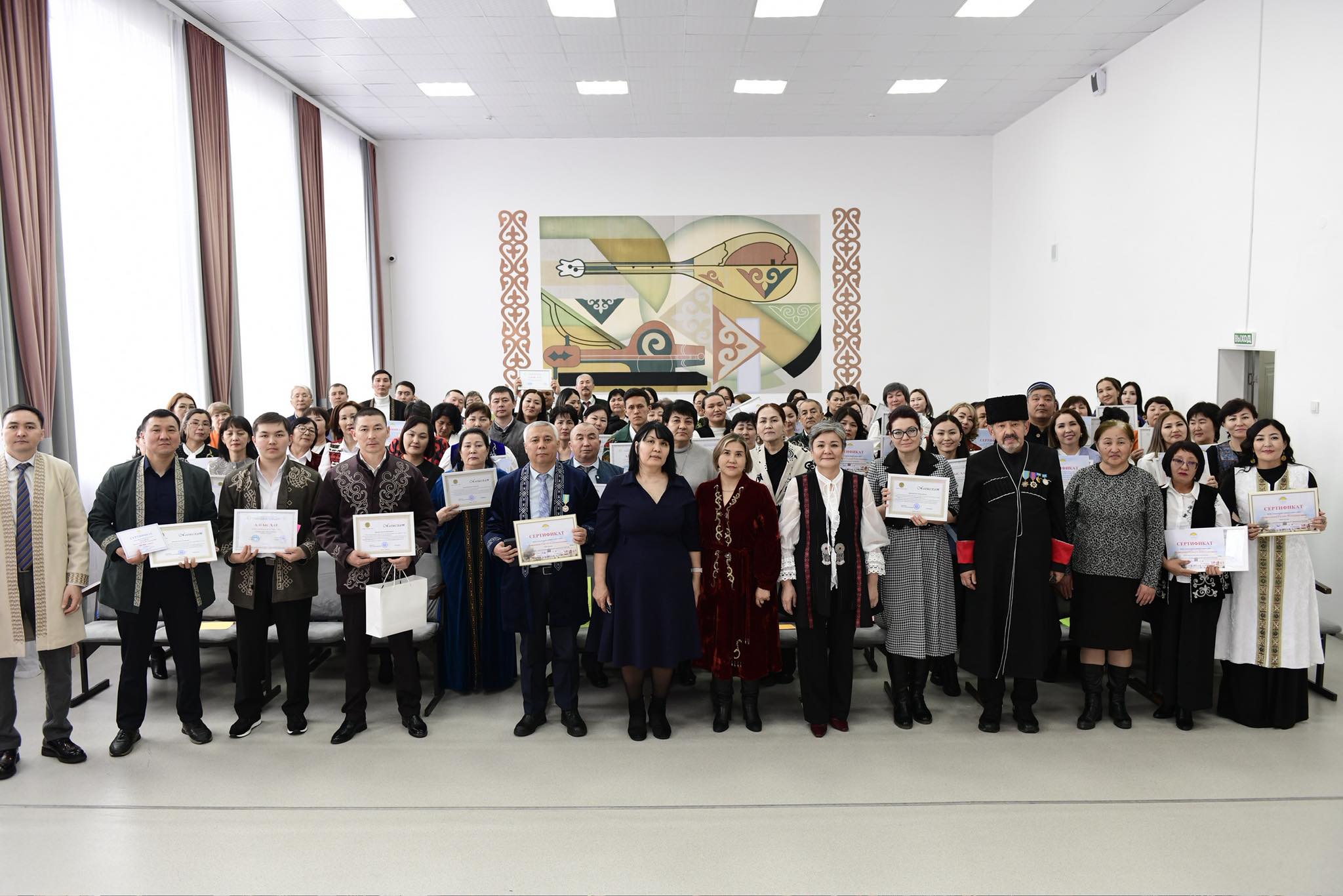АҚТӨБЕДЕ КӘСІПОДАҚ МҮШЕЛЕРІНЕ ҚҰРМЕТ КӨРСЕТІЛДІ