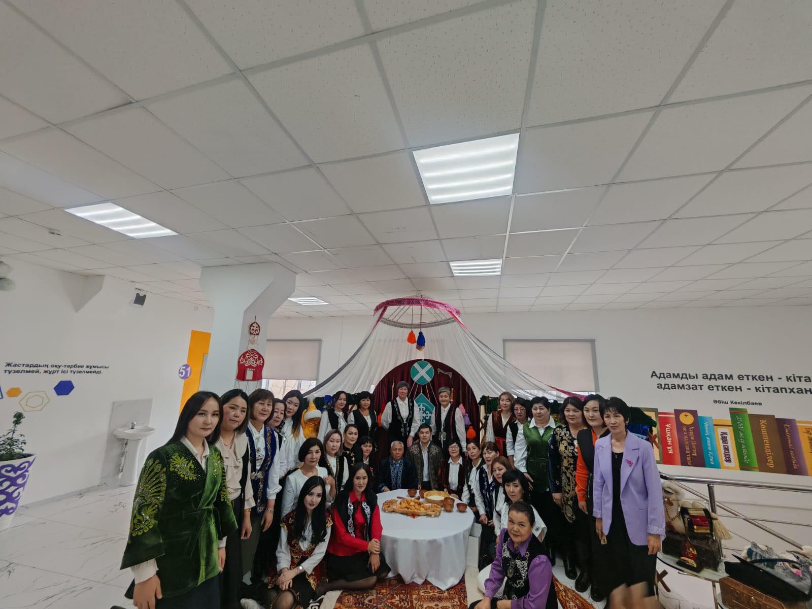 АҚТӨБЕДЕ КӘСІПОДАҚ МҮШЕЛЕРІНЕ ҚҰРМЕТ КӨРСЕТІЛДІ