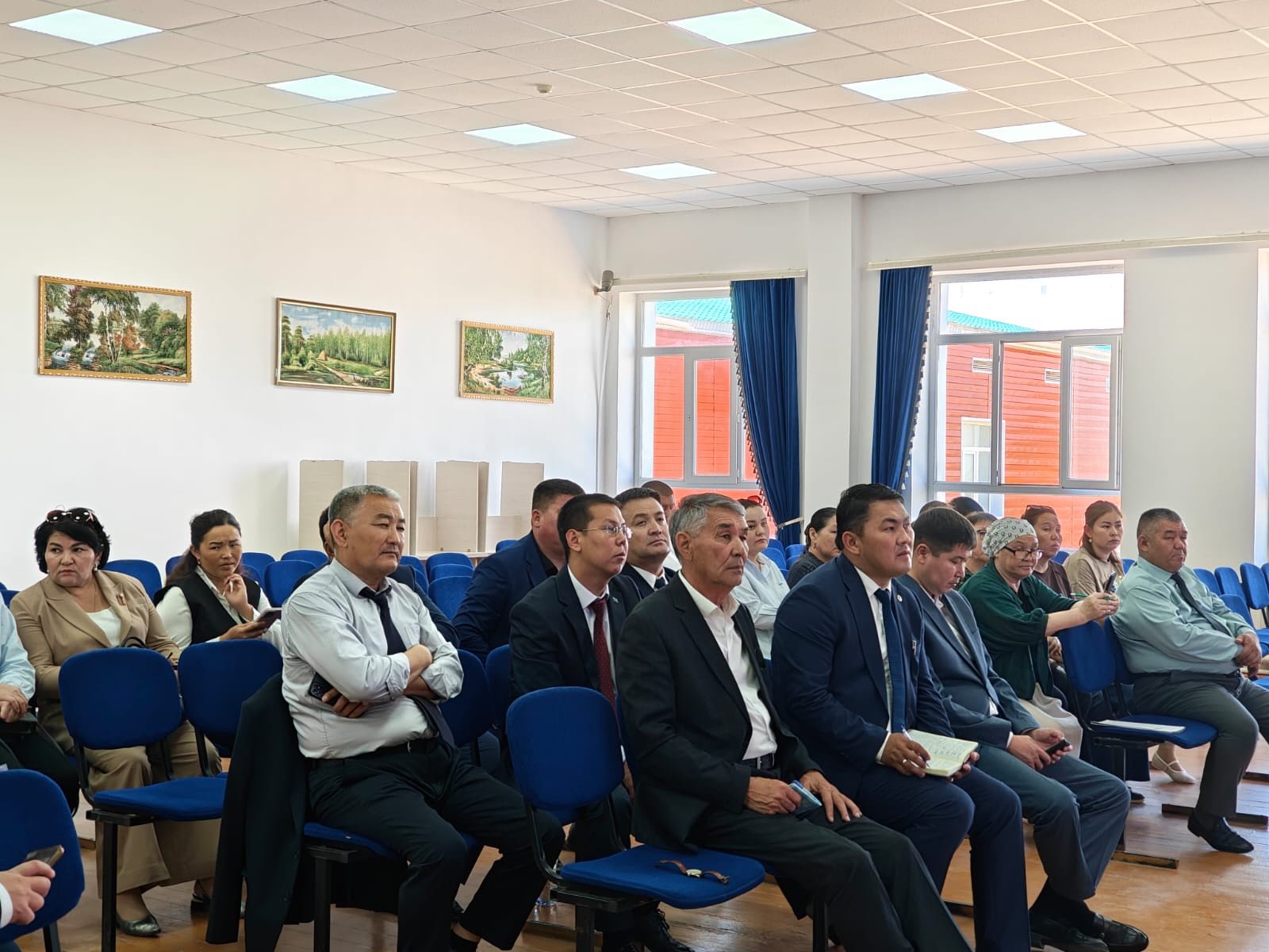 БЕЙНЕУДЕГІ КӘСІПОДАҚ МҮШЕЛЕРІМЕН КЕЗДЕСУЛЕР