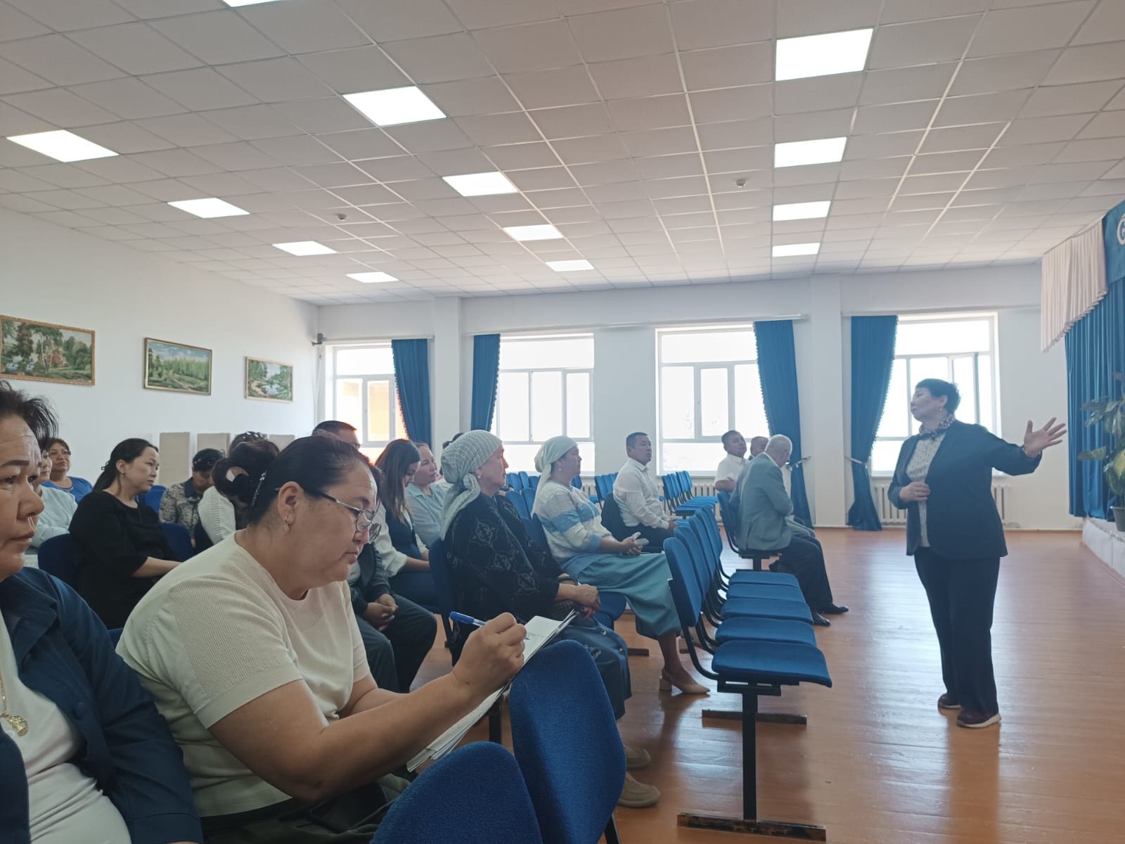 ЕҢБЕК ҚАТЫНАСТАРЫНЫҢ ӨЗЕКТІ МӘСЕЛЕЛЕРІ – БАСТЫ НАЗАРДА