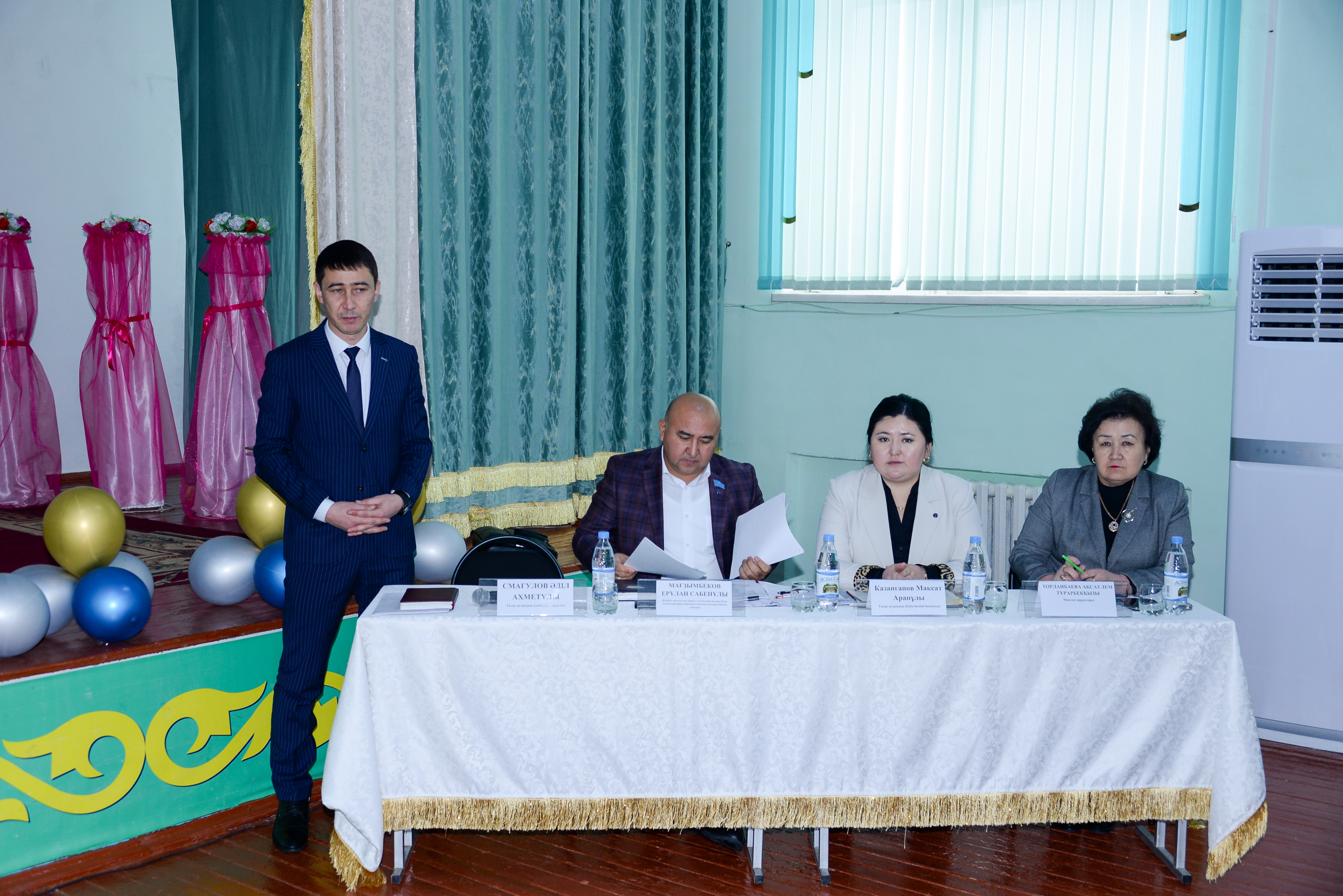 ҚАРАТАУДА КӘСІПОДАҚ КЕРУЕНІ МЕКТЕП ҰЖЫМЫМЕН КЕЗДЕСТІ