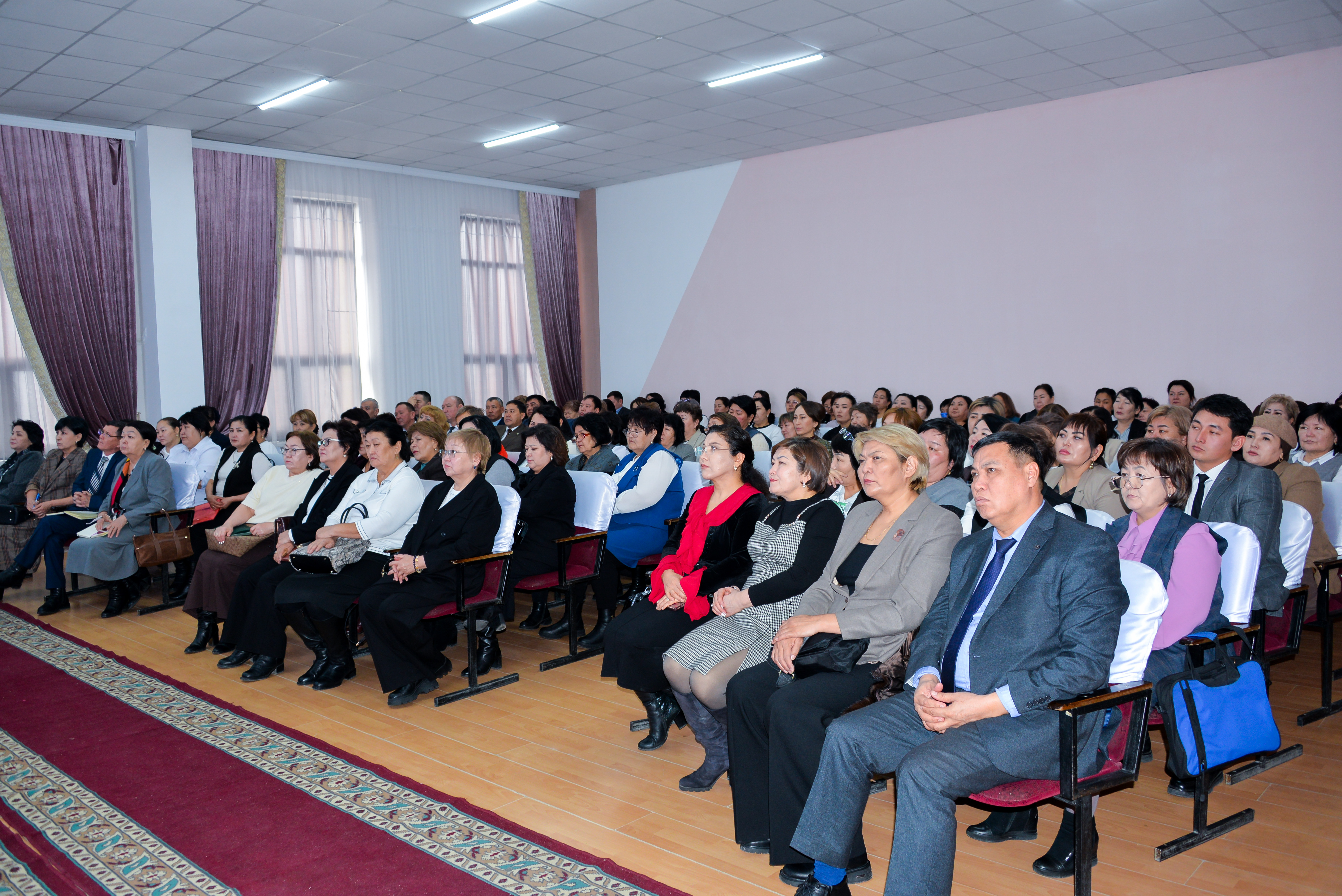ПЕДАГОГТАР МӘСЕЛЕСІ КӘСІПОДАҚ ПЛЕНУМЫНДА ТАЛҚЫЛАНДЫ