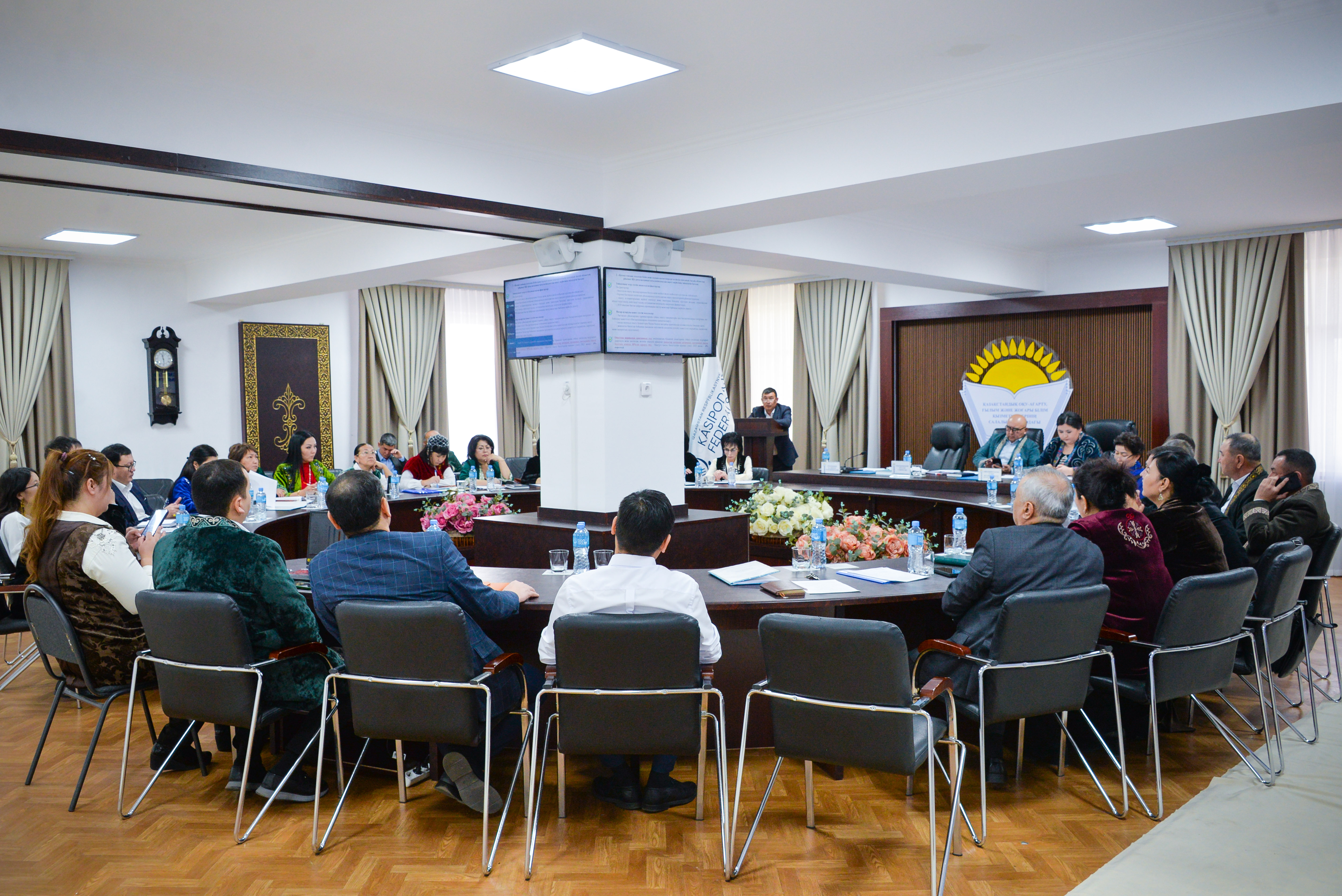 ЖАМБЫЛДА АТҚАРУ КОМИТЕТІНІҢ ОТЫРЫСЫ ӨТТІ