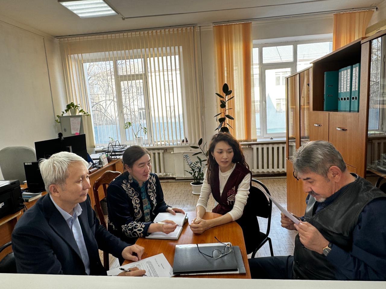КӘСІПОДАҚ МҮШЕЛЕРІНІҢ ЕҢБЕК ҚҰҚЫҚТАРЫ - БАСТЫ НАЗАРДА