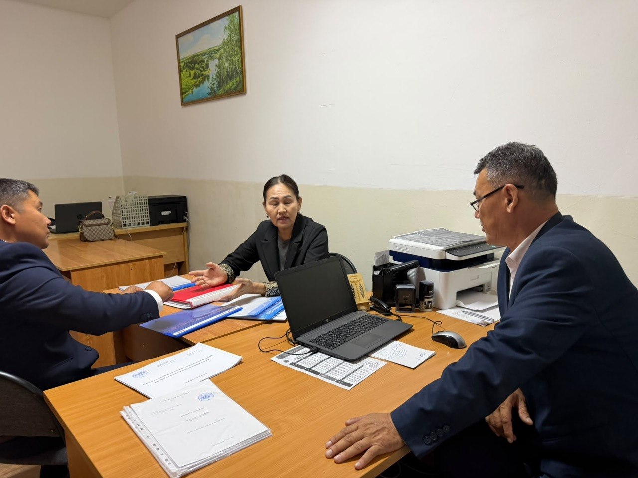 ОЙЫЛДА КӘСІПОДАҚ ТӨРАҒАСЫ ЕҢБЕК ҰЖЫМЫМЕН КЕЗДЕСТІ