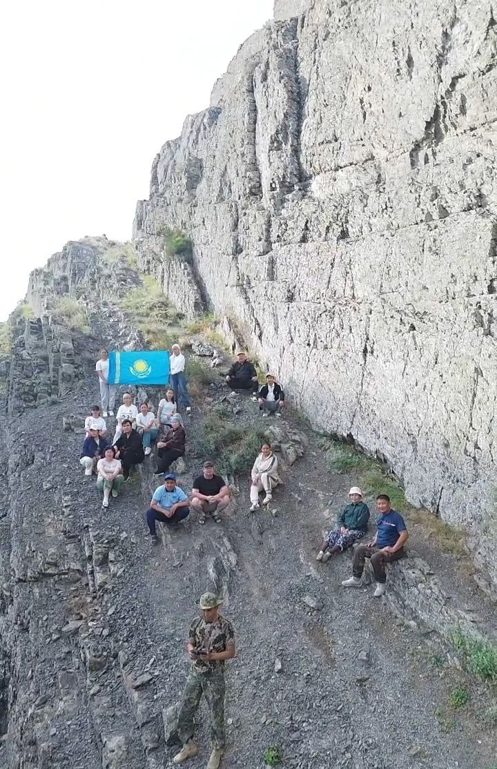 БІЛІМ ҚЫЗМЕТКЕРЛЕРІНІҢ ТАРИХИ-ТАНЫМДЫҚ САЯХАТЫ