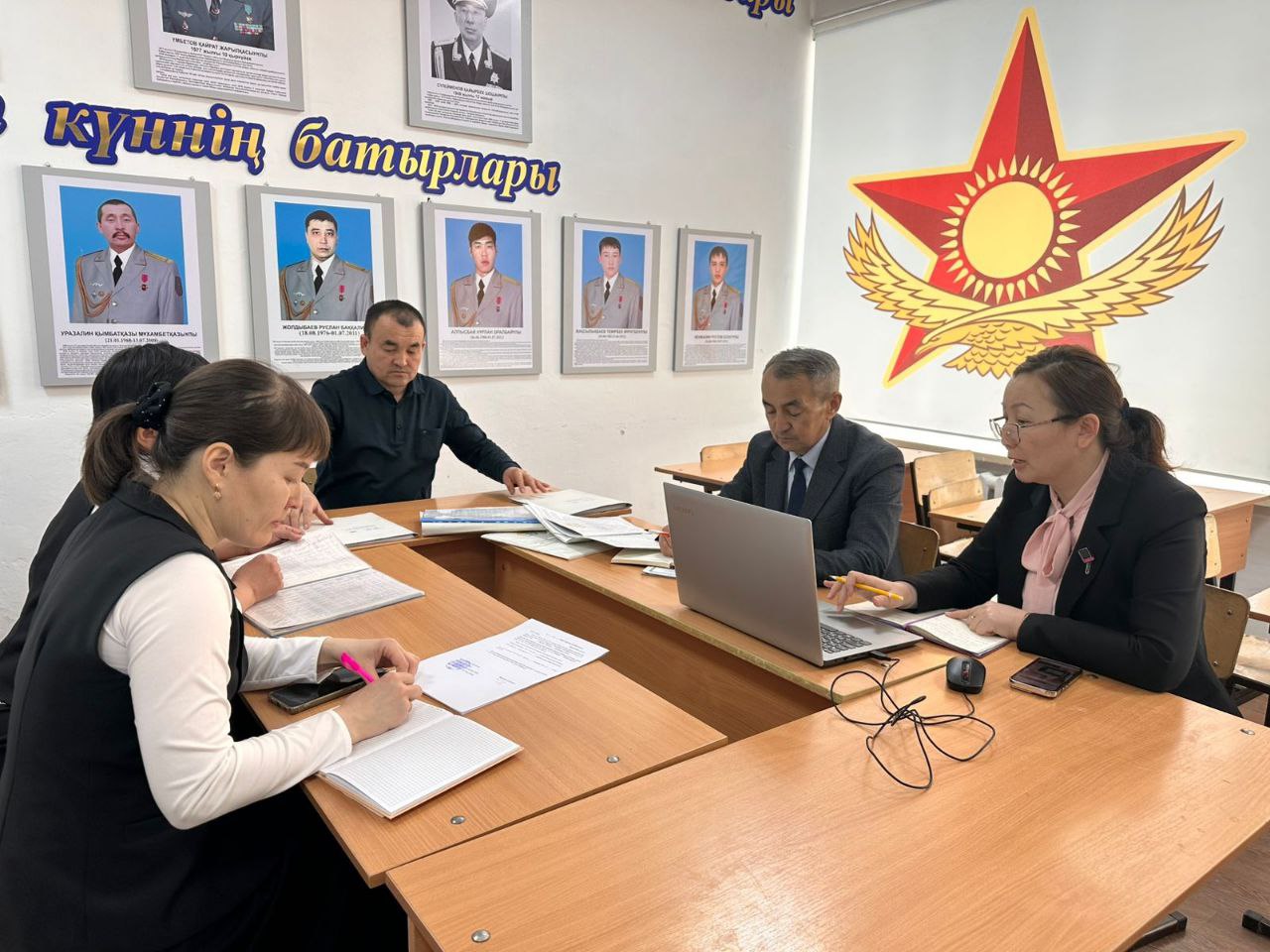 БАЙҒАНИН АУДАНДЫҚ ҰЙЫМЫ ТӨРАҒАСЫ КӘСІПОДАҚ МҮШЕЛЕРІМЕН КЕЗДЕСТІ