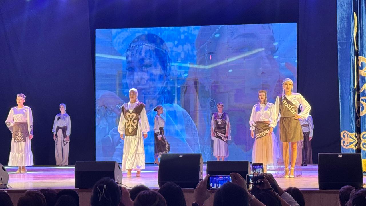 ОРАЛ «СЕРВИС» ТЕХНОЛОГИЯЛЫҚ КОЛЛЕДЖІНЕ – 65 ЖЫЛ: МЕРЕЙЛІ МЕРЕКЕ ЖОҒАРЫ ДЕҢГЕЙДЕ АТАЛЫП ӨТТІ