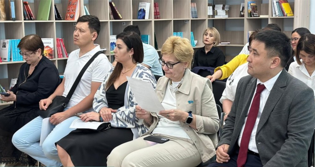 ӨҢІРЛІК КЕҢЕС ОТЫРЫСЫНДА БАЛАЛАРДЫ САУЫҚТЫРУ МӘСЕЛЕСІ ТАЛҚЫЛАНДЫ