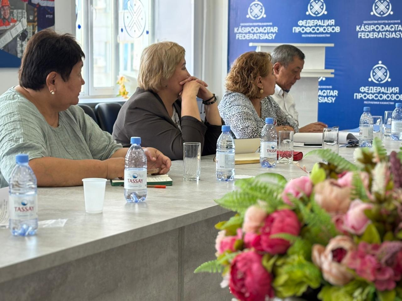 ИСПОЛКОМ ПАВЛОДАРСКОЙ ОБЛАСТНОЙ ОРГАНИЗАЦИИ: НАГРАЖДЕНИЯ, ЗАЩИТА ПРАВ И МОЛОДЕЖНЫЕ ИНИЦИАТИВЫ