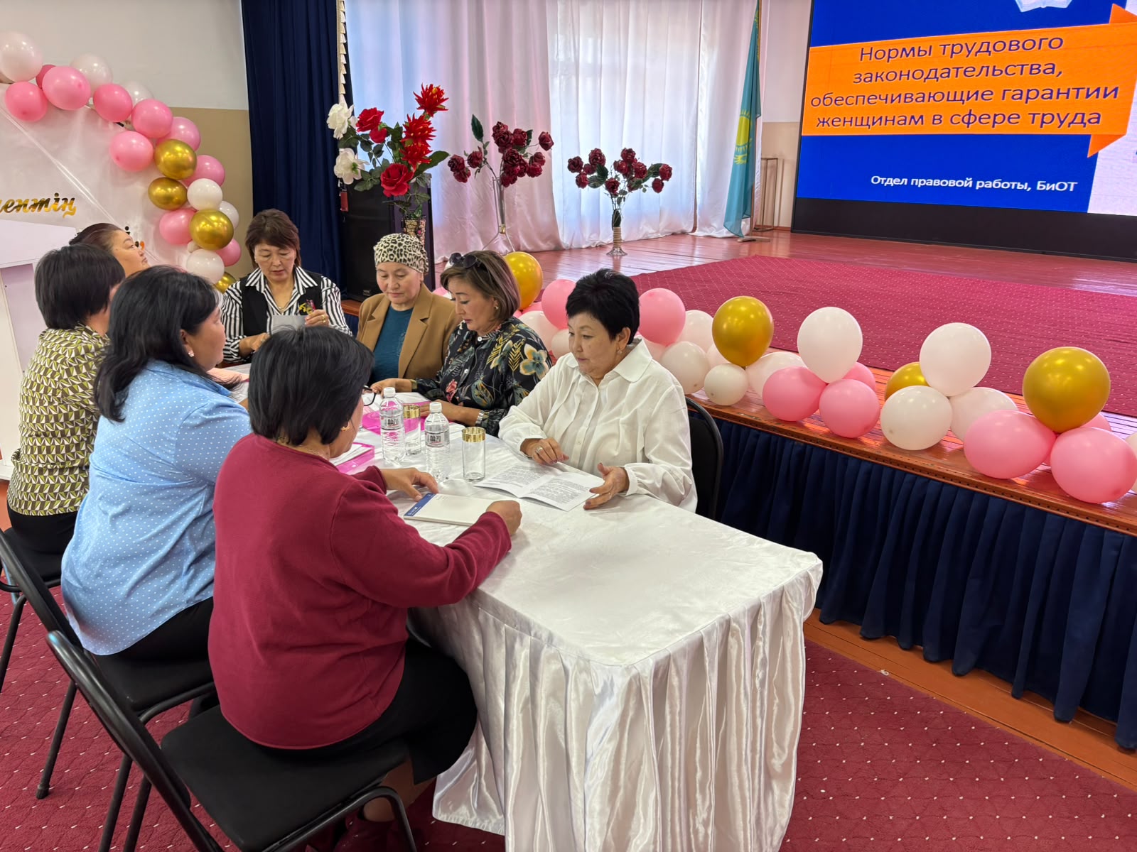 МАҚАНШЫДА ЕҢБЕКШІ ӘЙЕЛДЕР ІСТЕРІ ЖӨНІНДЕГІ КОМИССИЯ ҚҰРЫЛДЫ
