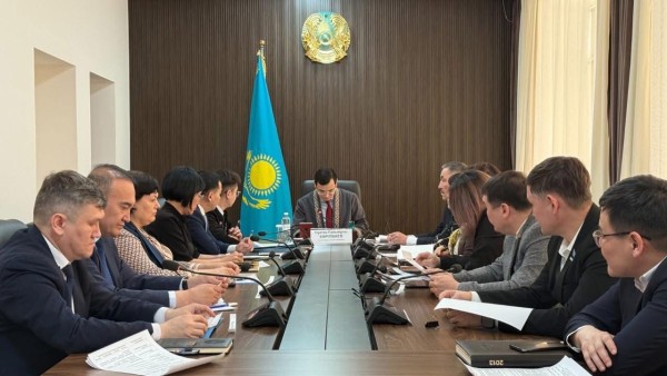 ҰЛЫТАУДА ҮШЖАҚТЫ КОМИССИЯНЫҢ КЕЗЕКТІ ОТЫРЫСЫ ӨТТІ
