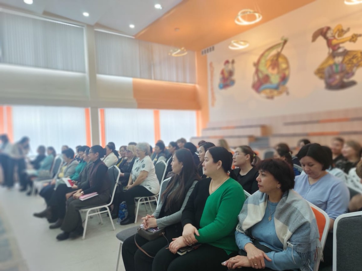 В ПАВЛОДАРЕ ПРОДОЛЖАЕТСЯ РАБОТА ЦЕНТРА ИССЛЕДОВАНИЯ ПРОБЛЕМ ПРОФСОЮЗНОГО ДВИЖЕНИЯ