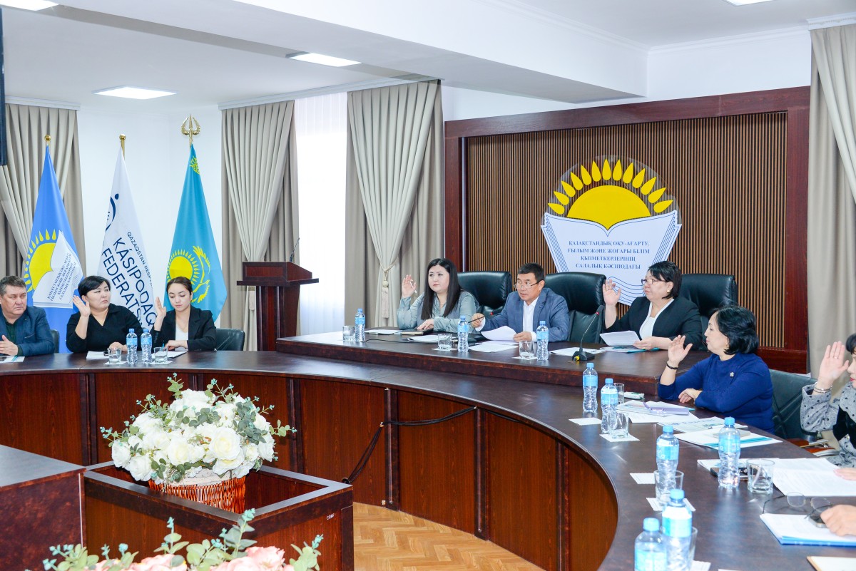 ЖАМБЫЛДА БІРІККЕН КОМИТЕТТІҢ ІІ ПЛЕНУМЫ ӨТТІ