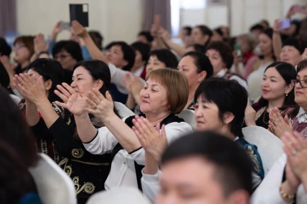 АҚТӨБЕ ОБЛЫСЫНДАҒЫ БІЛІМ ЖӘНЕ ҒЫЛЫМ САЛАСЫНЫҢ КӘСІПОДАҚ МҮШЕЛЕРІ МАРАПАТТАЛДЫ