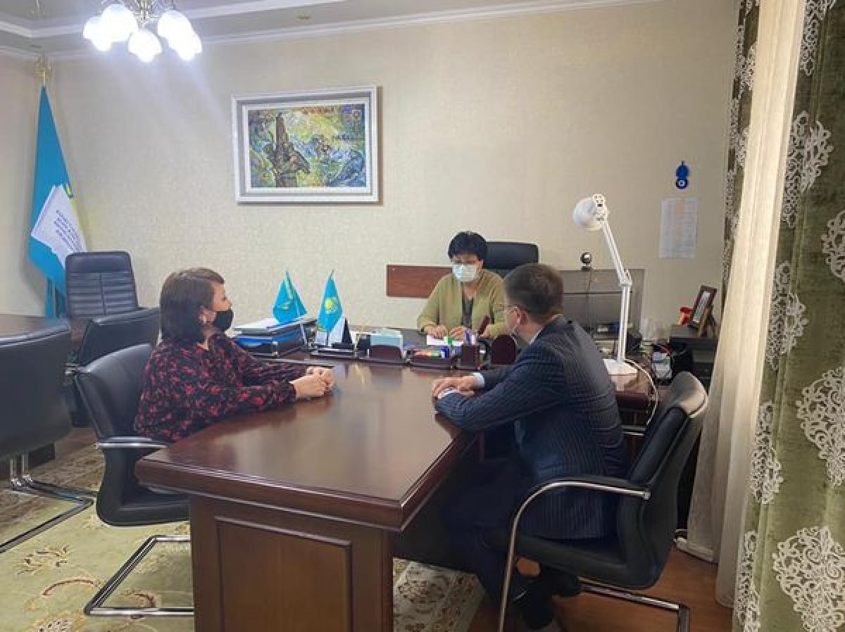 Председатель Казахстанского отраслевого профессионального союза работников образования и науки Мукашева Айгуль Максатовна приняла делегацию Национальной академии образования имени Ыбрая Алтынсарина