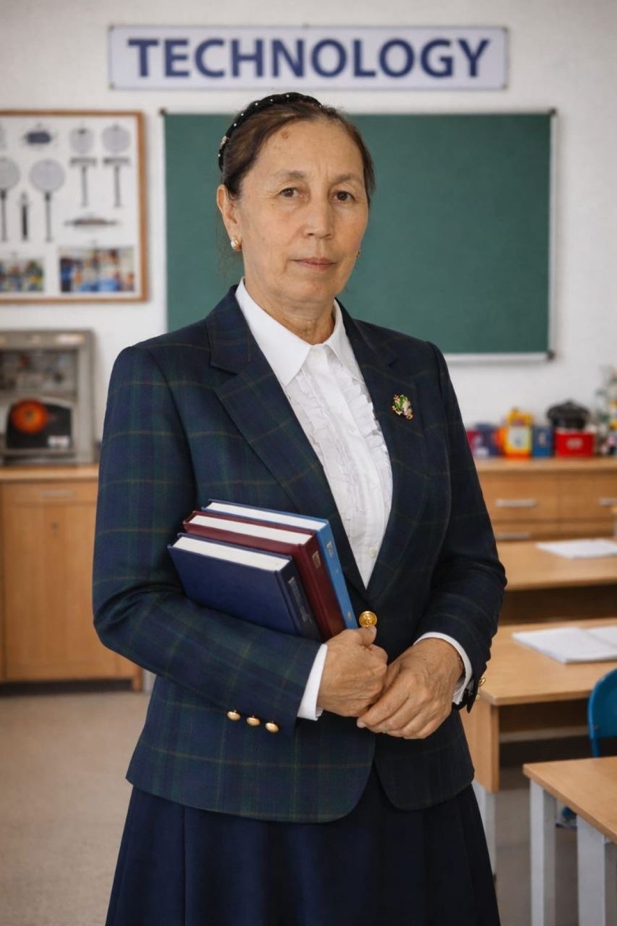 ЕҢБЕК АДАМЫ