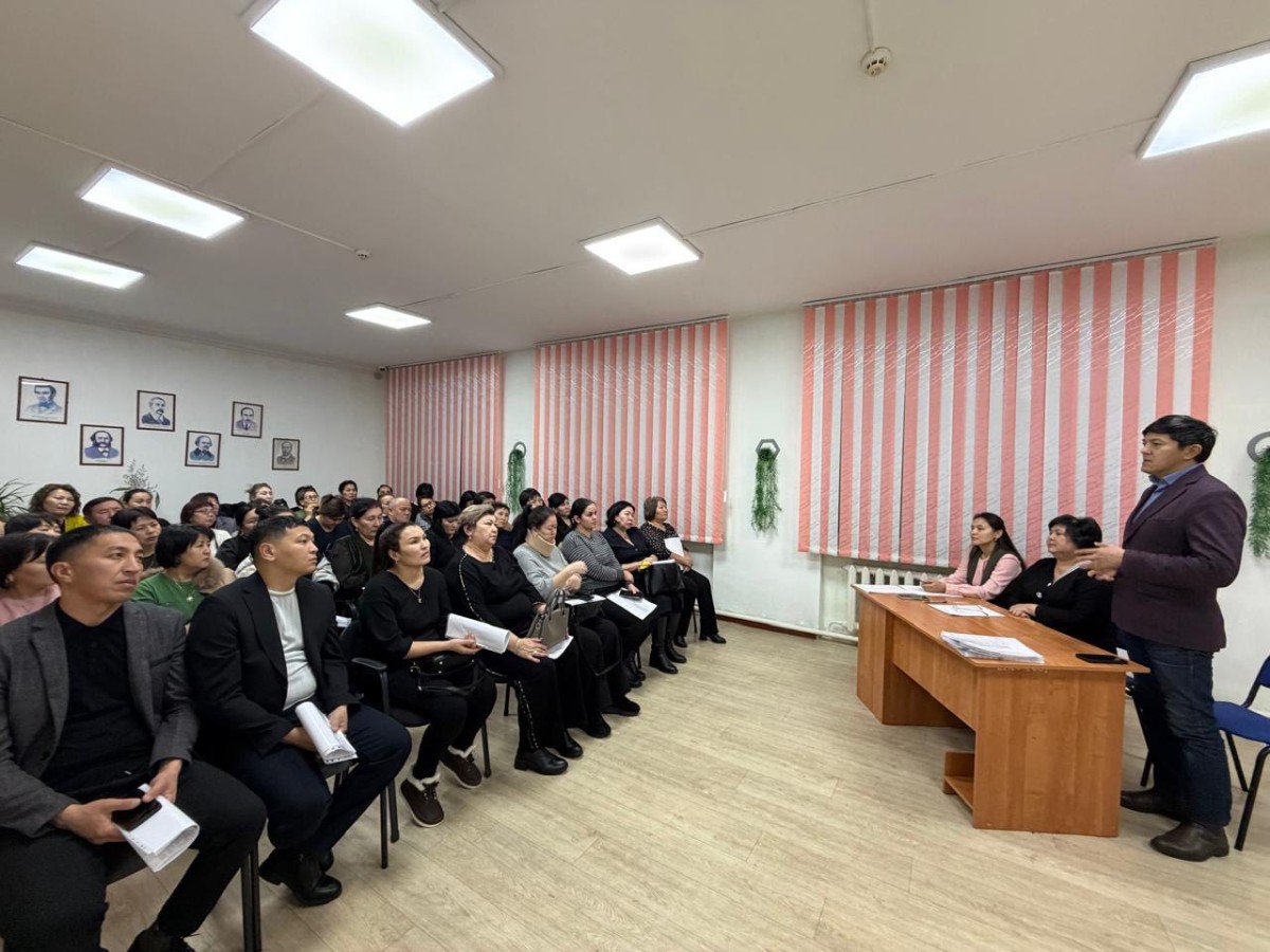 ТАЛДЫҚОРҒАНДА КЕҢЕС ЖӘНЕ АТҚАРУ КОМИТЕТІНІҢ ОТЫРЫСЫ ӨТТІ
