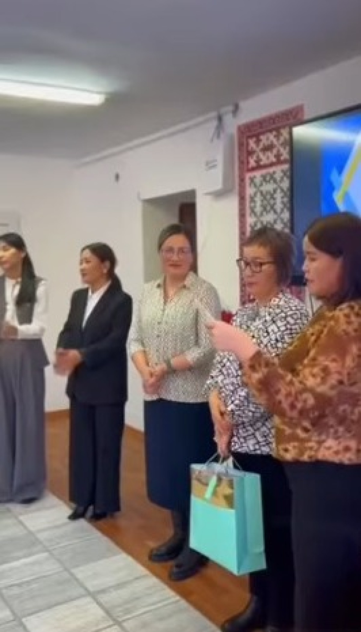 ҮЗДІК ӘЛЕУМЕТТІК ПЕДАГОГТАР МАРАПАТТАЛДЫ