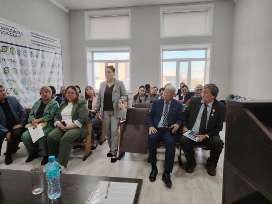 УЧИТЕЛЯ ОБЛАСТИ АБАЙ ОБСУДИЛИ СТАТУС ПЕДАГОГА И ПРОБЛЕМЫ ОТРАСЛИ
