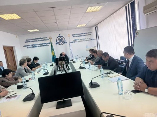 ОБСУЖДАЯ ​НАСУЩНЫЕ ПРОБЛЕМЫ