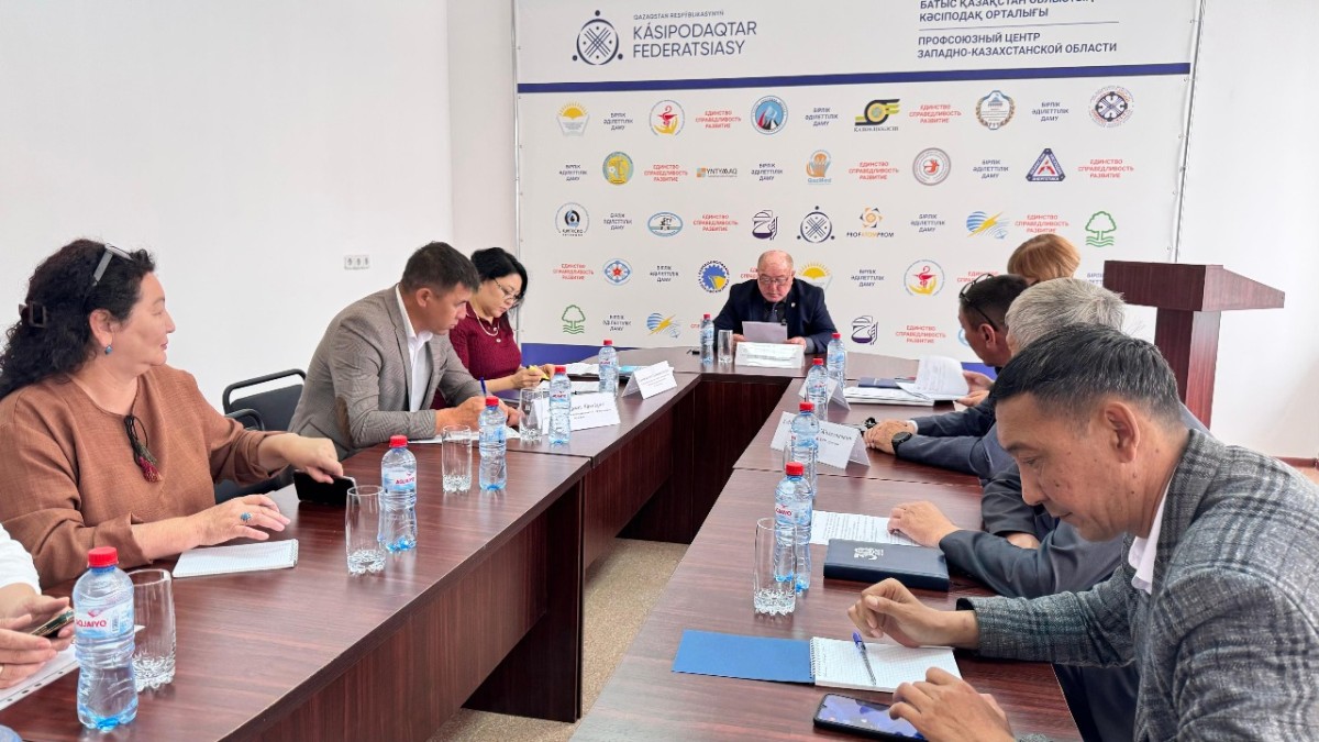 АТҚАРУ КОМИТЕТІ ОТЫРЫСЫ ӨТКІЗІЛДІ