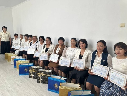 ҮЗДІК ҰСТАЗДАР МАРАПАТТАЛДЫ