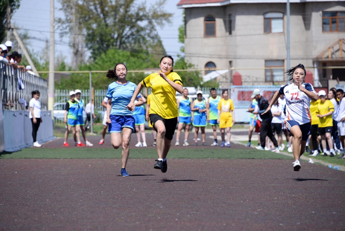 ЖАМБЫЛДА IX КӘСІПОДАҚ СПАРТАКИАДАСЫНЫҢ ЖАЛАУЫ ЖЕЛБІРЕДІ