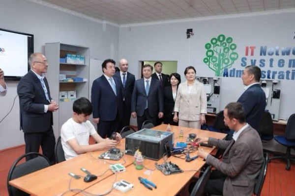 ОҚУ-АҒАРТУ МИНИСТРІ ТҮРКІСТАНДА БІРҚАТАР БІЛІМ МЕКЕМЕСІН АРАЛАДЫ