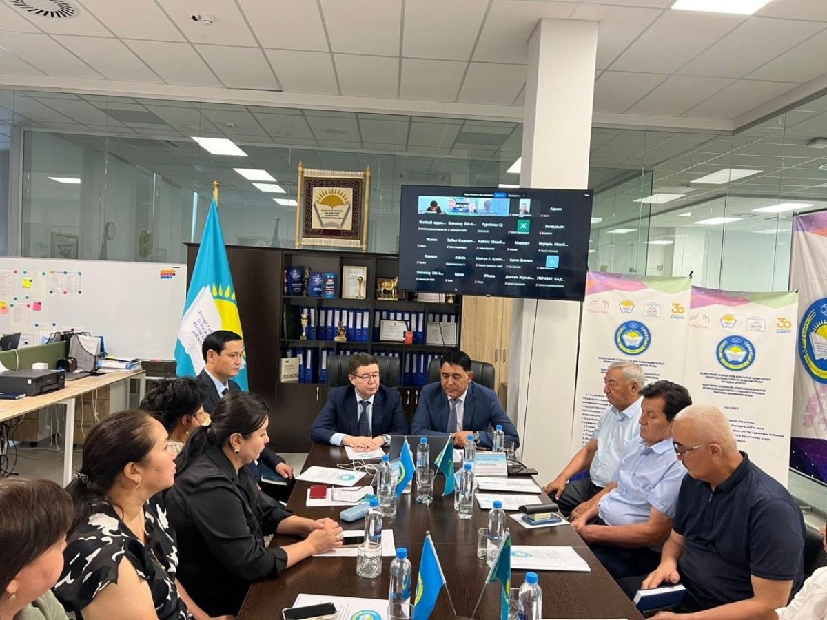 КӘСІПОДАҚ АЛАҢЫНДА ЕҢБЕК ЗАҢНАМАСЫНДАҒЫ ӨЗЕКТІ МӘСЕЛЕЛЕР ТАЛҚЫЛАНДЫ