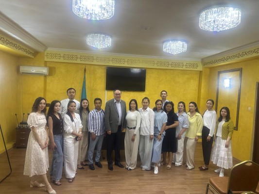 «ҰСТАЗ» КӘСІПОДАҒЫ ЖАСТАР ҚАНАТЫН ЖАҢҒЫРТТЫ